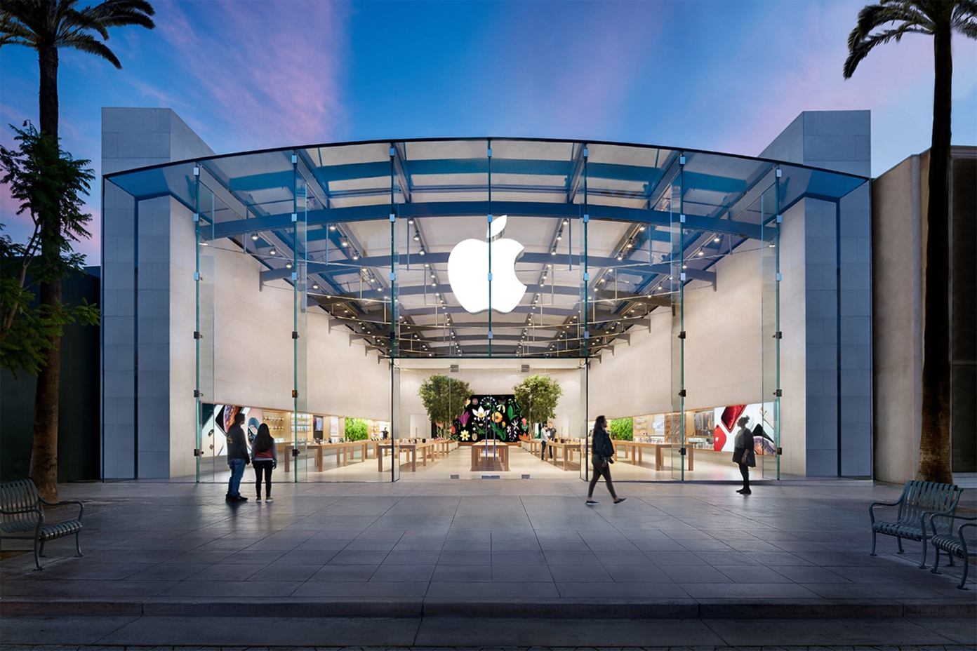 Brand Consistency Apple Store Santa Monica