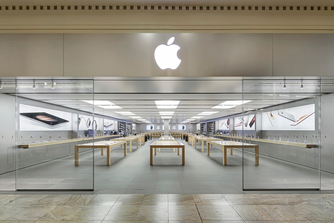 Brand Consistency Apple Store Trafford Center
