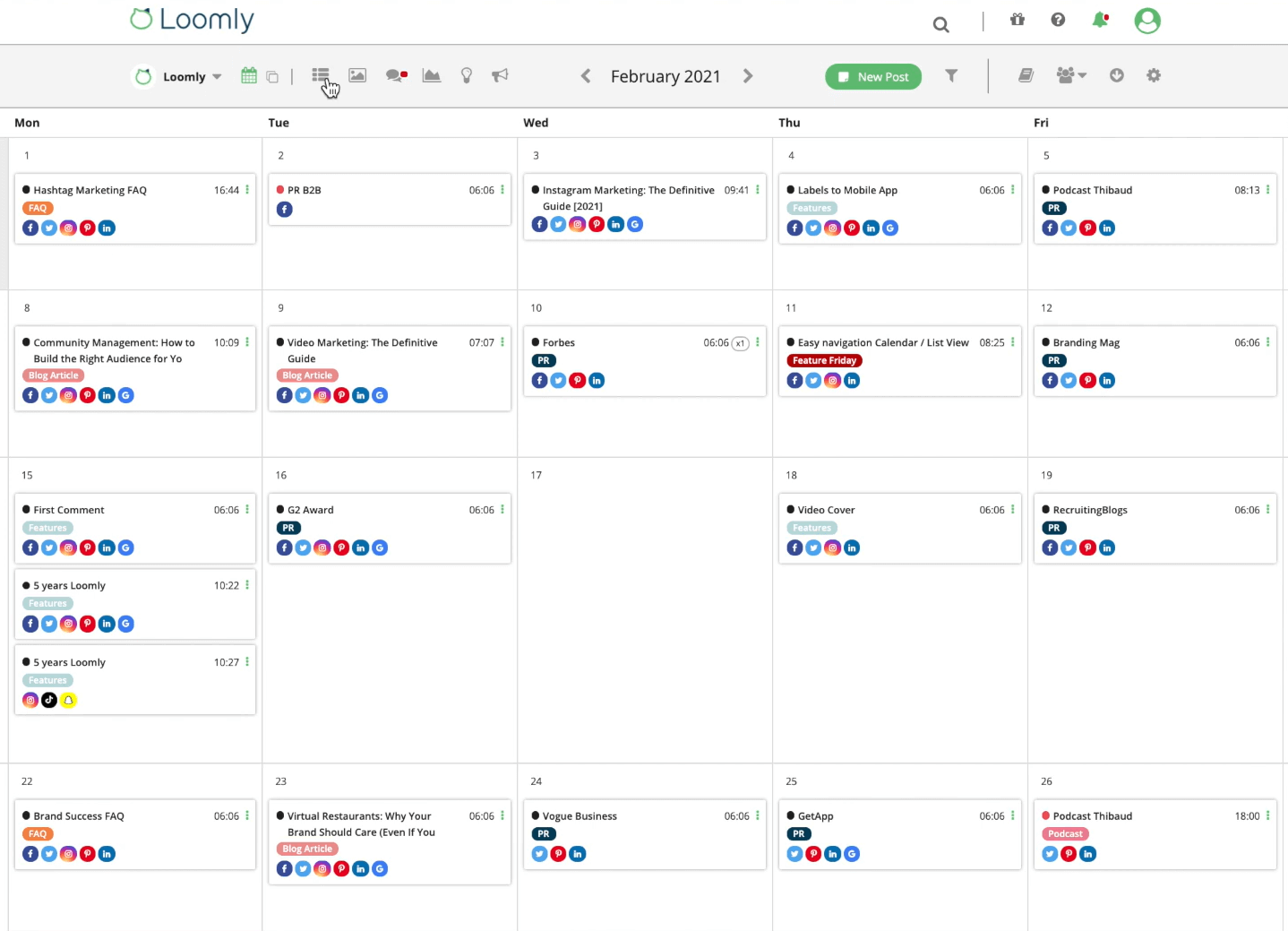 An example of a social media calendar on Loomly